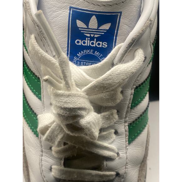 Athletic_Shoes